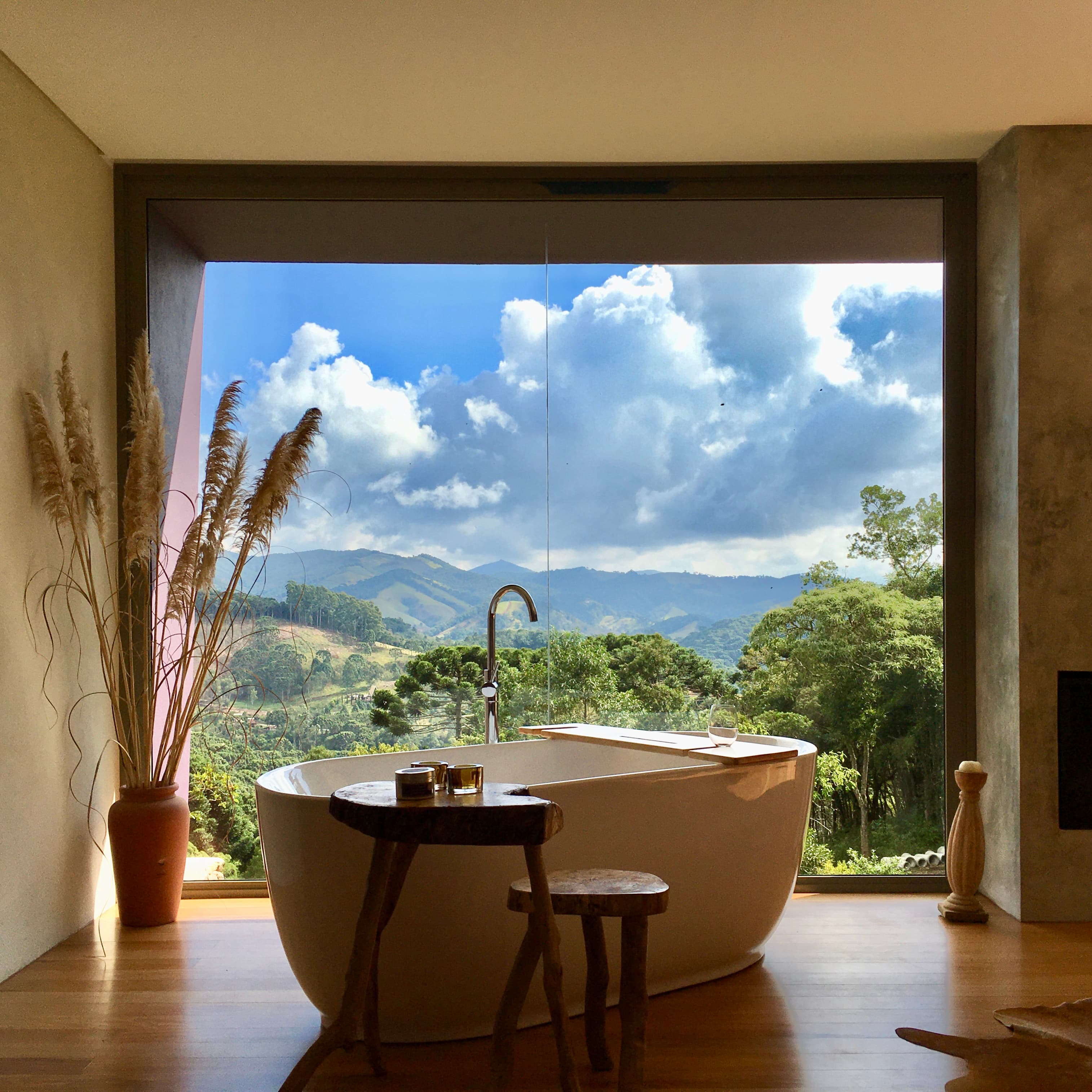 Casa Roxa - Banheira com vista
